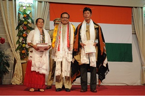 The Governor of Arunachal Pradesh, Shri JP Rajkhowa with Member of  Apatani Tribe from Lower Subansiri  District on the occasion of Communal Harmony-Our Pride, Our Strength, at Darbar Hall, Raj Bhavan, Itanagar on 19th February 2016.